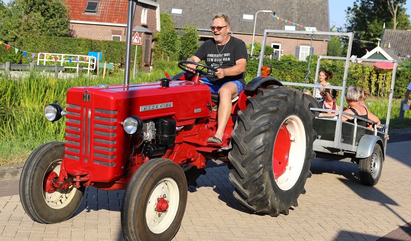 • Lawaaioptocht in de Goudriaanse feestweek.