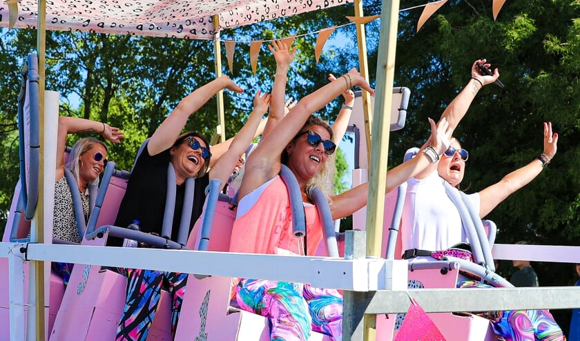 • Allegorische optocht feestweek Hoogblokland.