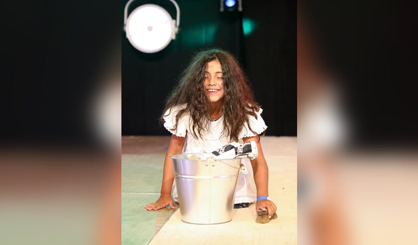 • Kinderplaybackshow in de Goudriaanse feestweek.
