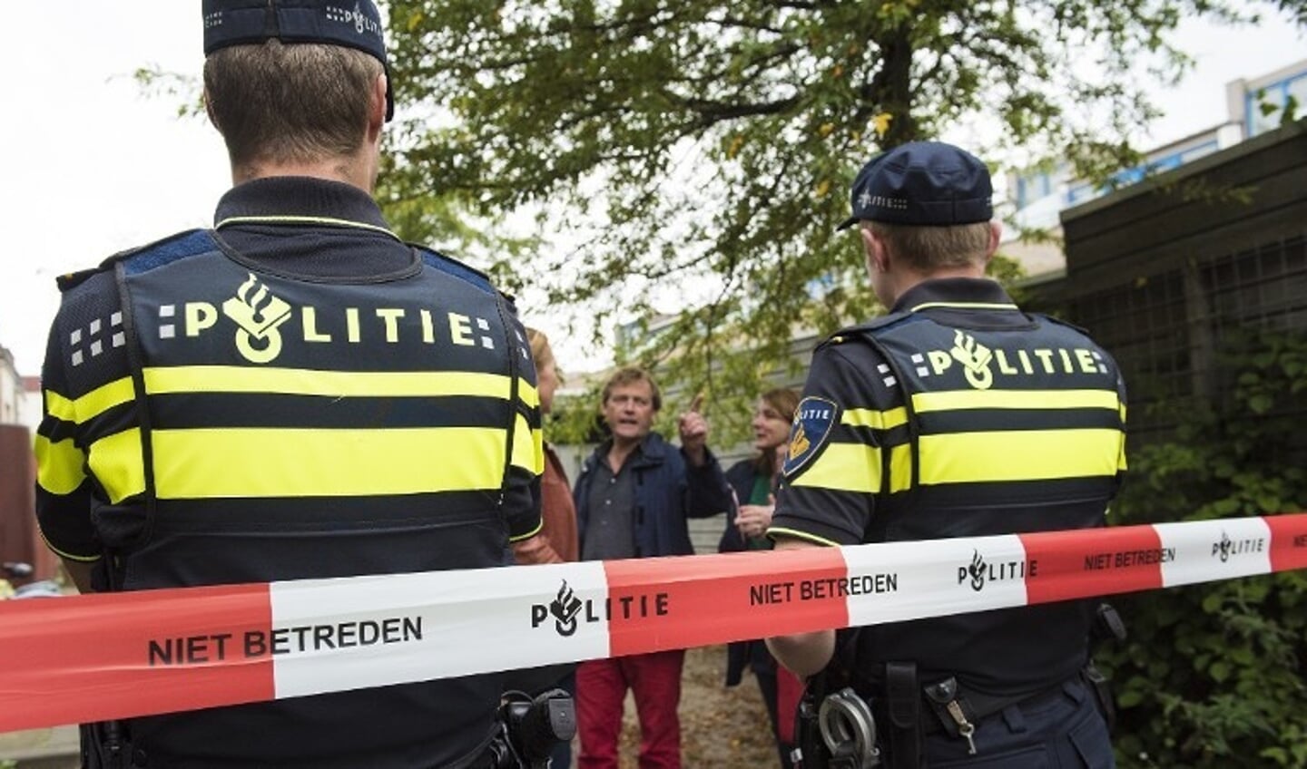 • In Hardinxveld-Giessendam hield de politie een 29-jarige vrouw aan.