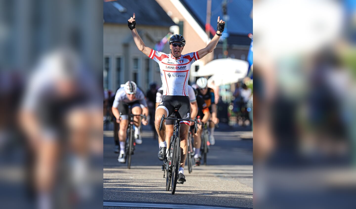 • André Huijzer is blij met zijn tweede plaats in het criterium voor renners in de klasse Startlicentie.