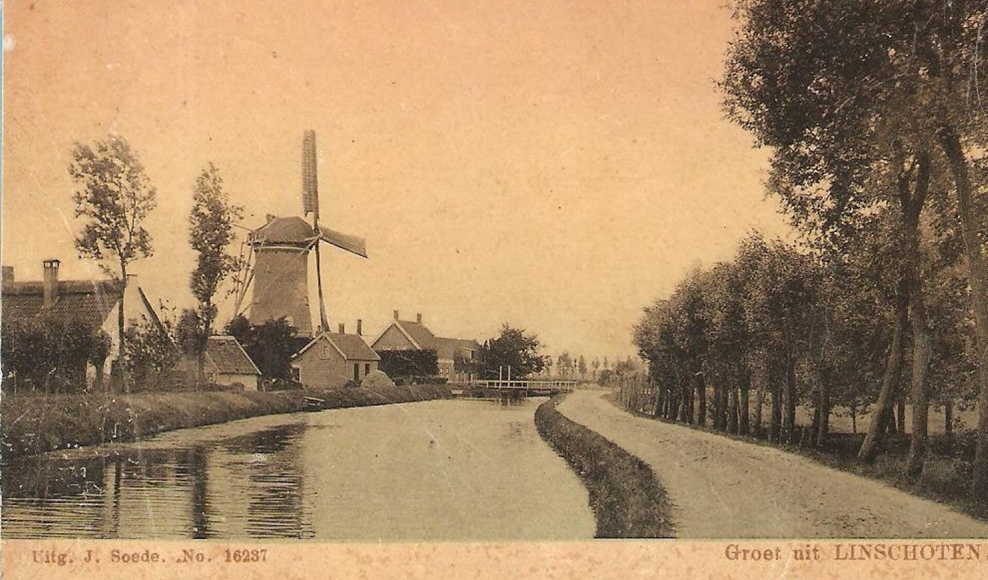 Korenmolen De Hoop anno 1923, waarvan nu nog de stomp te zien is.