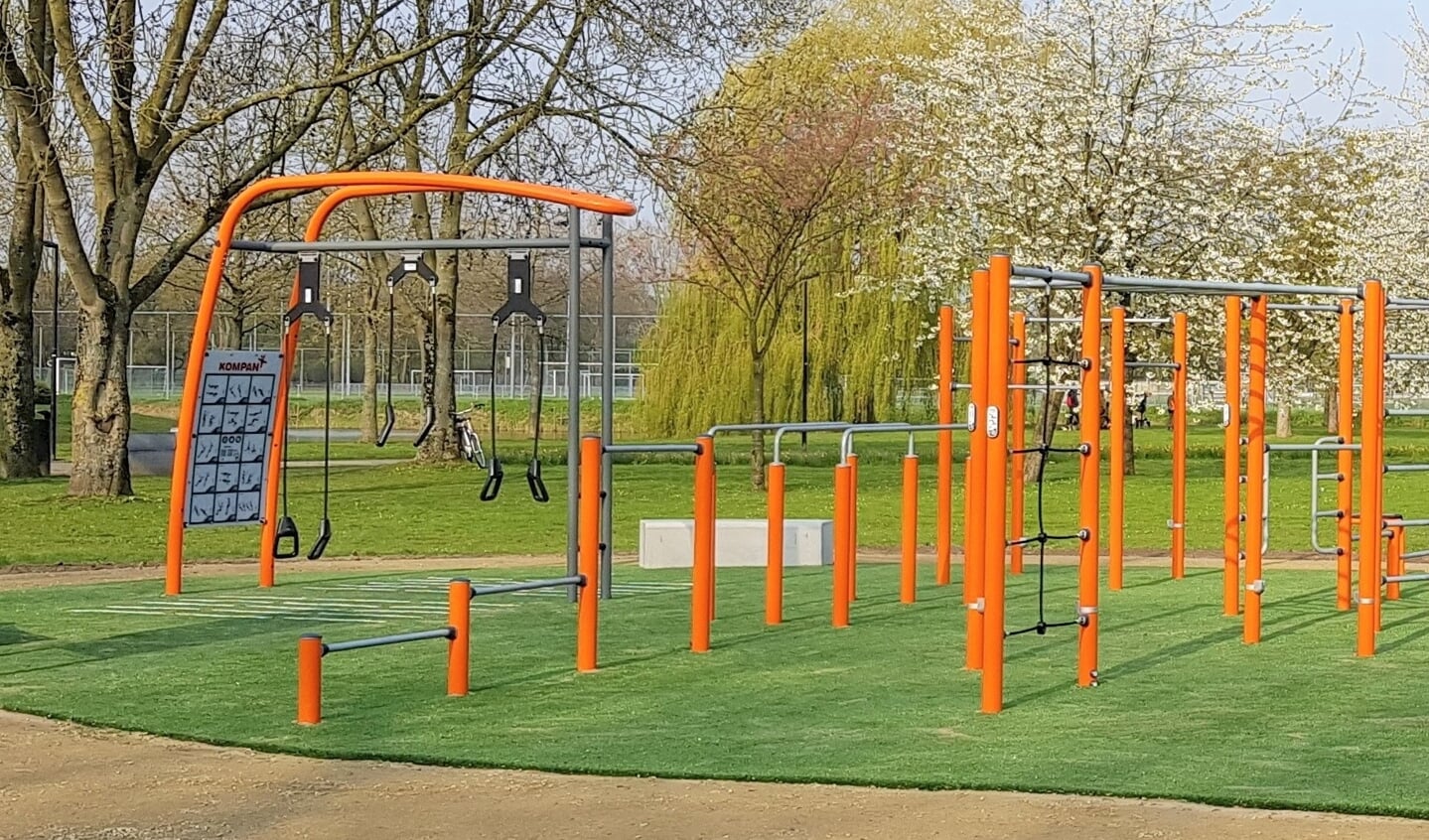 • Een reeds geplaatst calisthenics park in Hendrik Ido Ambacht.