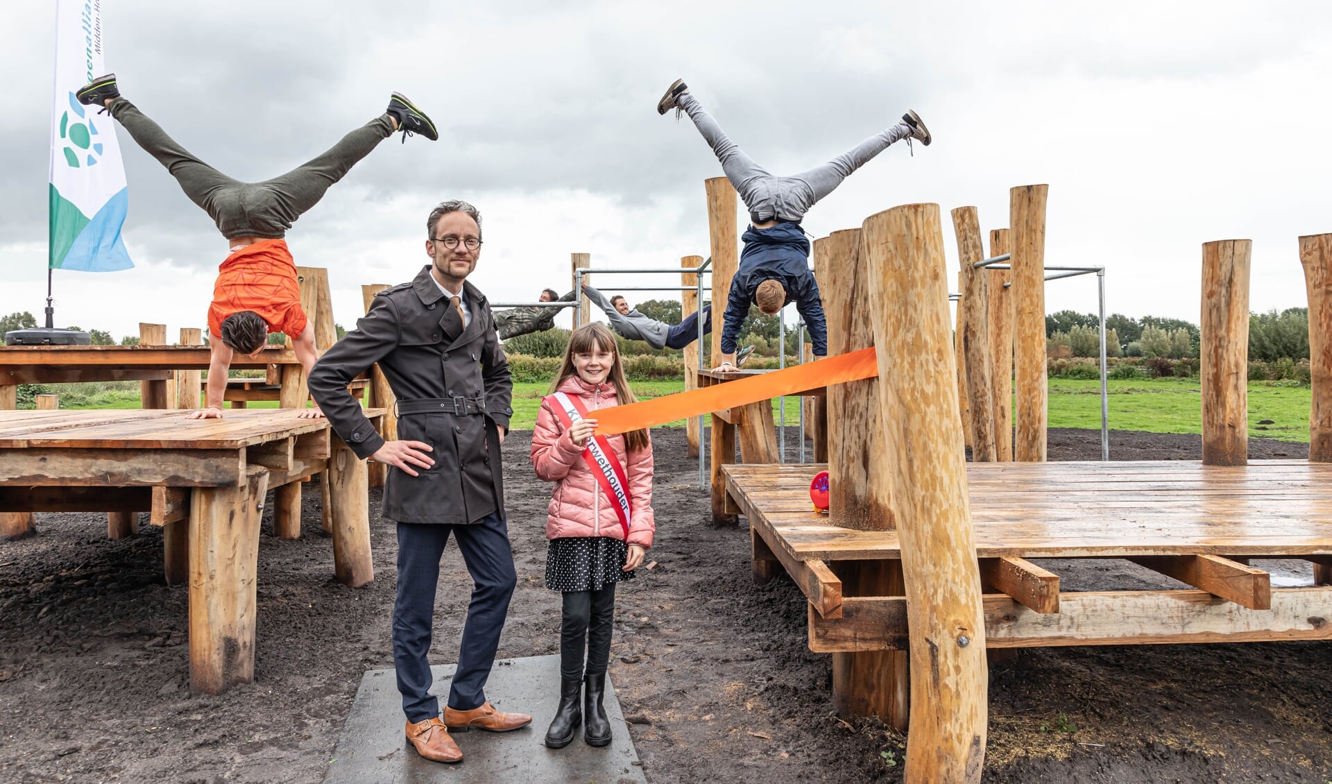 • Wethouder Thierry van Vugt en kinderwethouder Milou openden het park.