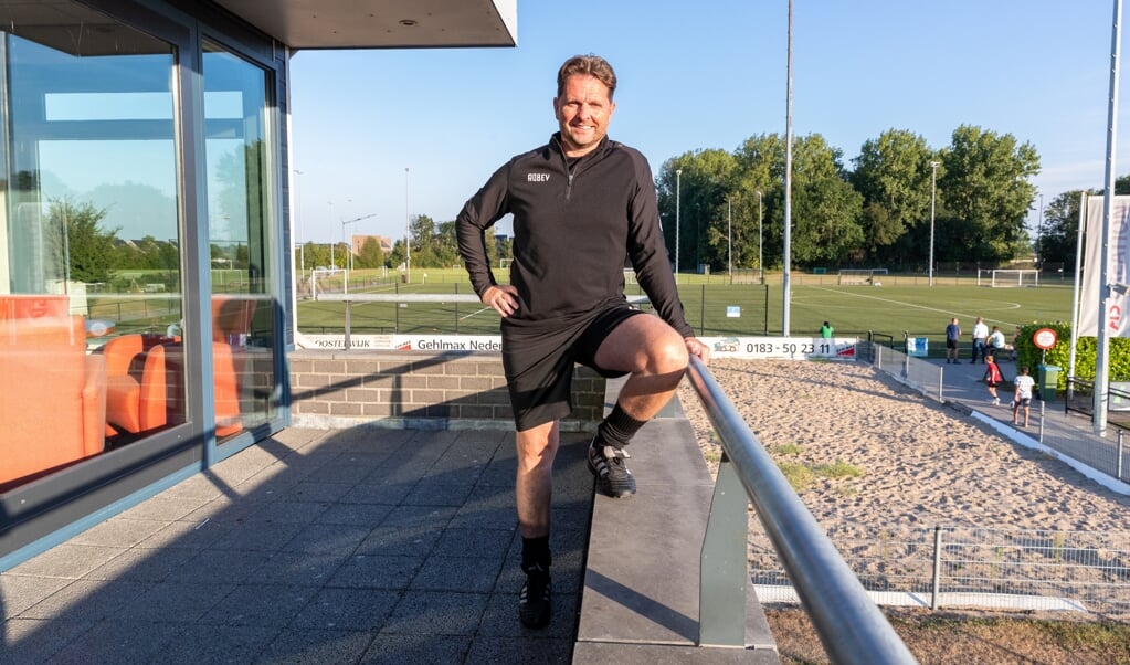 • Antoine van Pelt, trainer van VV Sleeuwijk.