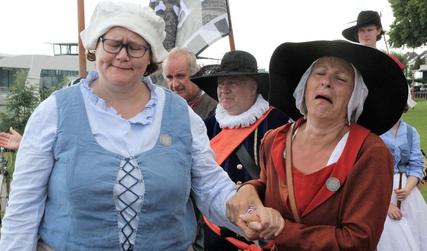 • Ook feest aan de Schoonhovense kant van de rivier.