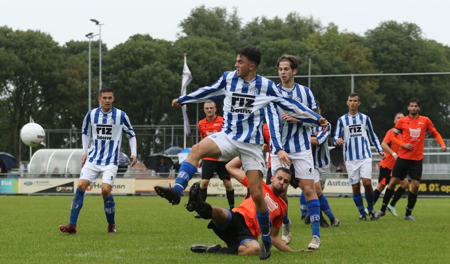 • Schoonhoven - Ameide (3-1).