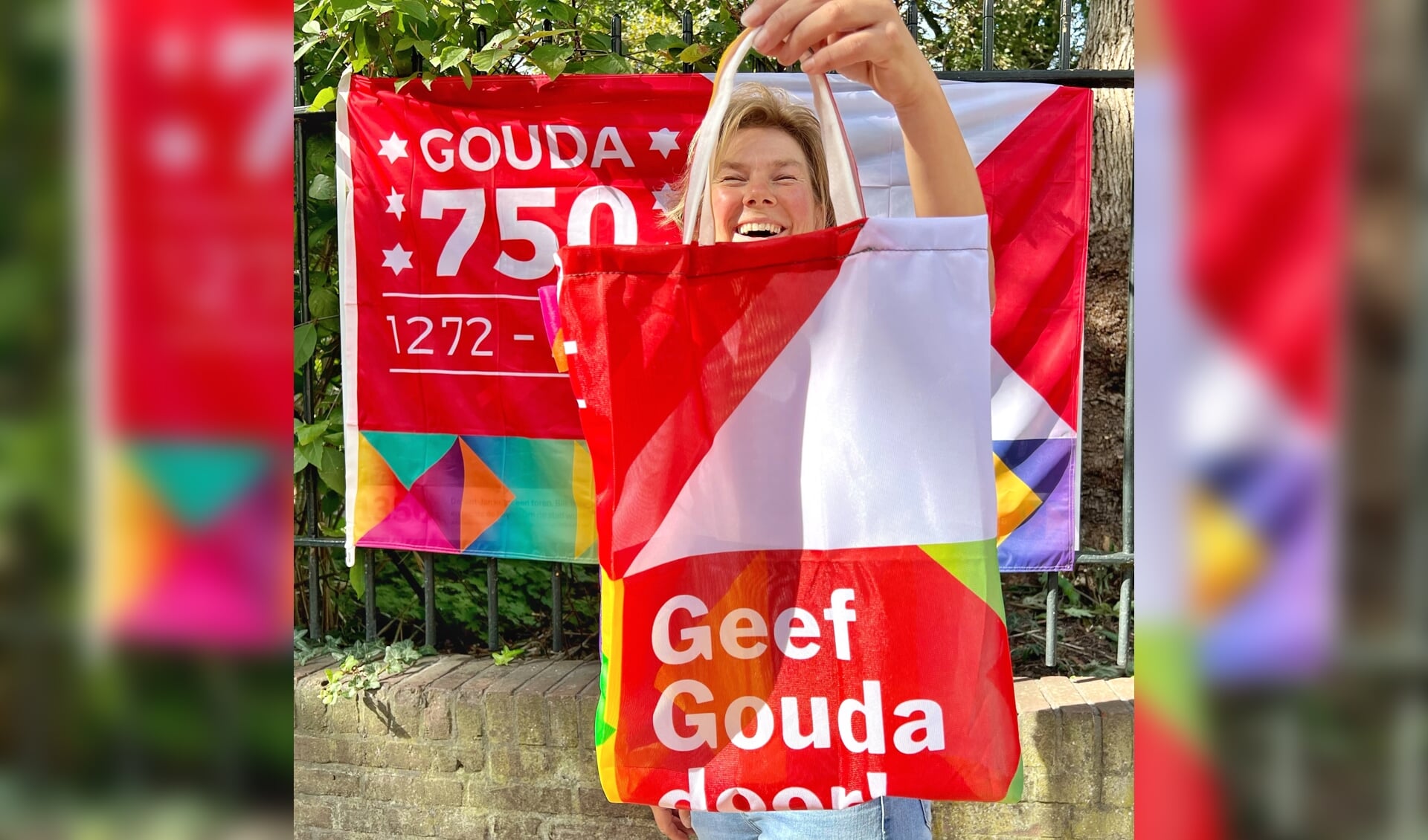 De vlag van Gouda750 wordt gebruikt om tassen en andere producten van te maken
