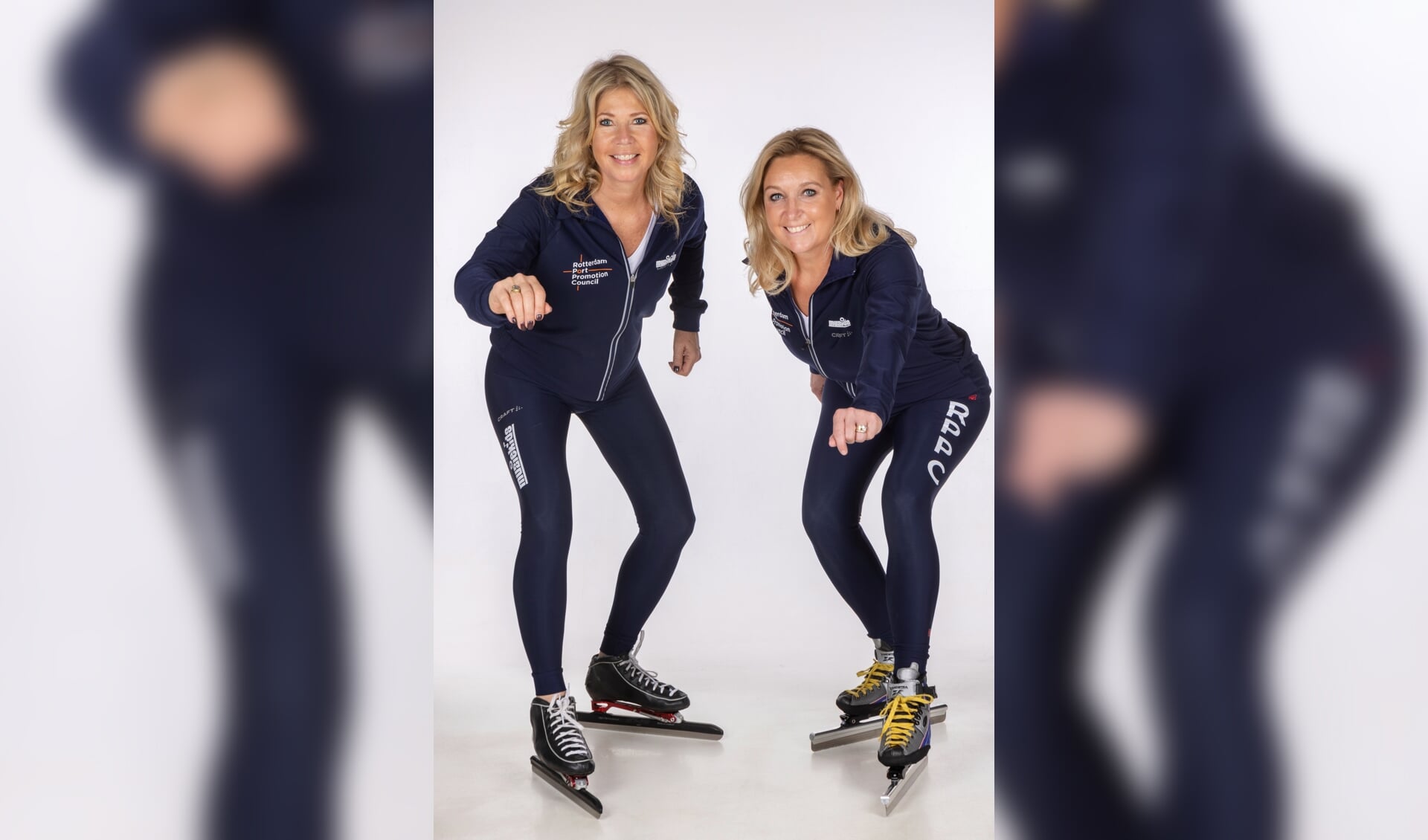Annerieke van Vliet (l) en Barbara Willemsen: klaar voor hun schaatsavontuur.