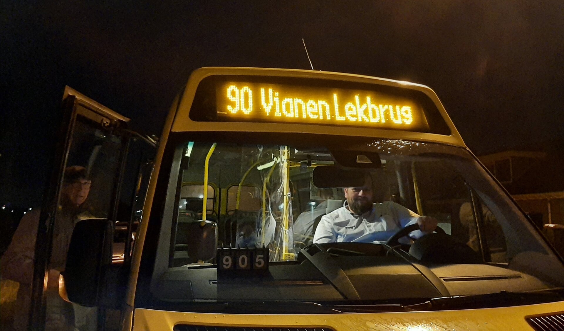 • De avondbus tussen Ameide en Utrecht is weer terug.