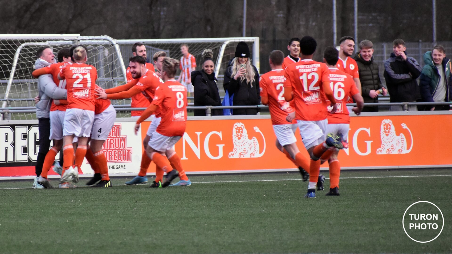 • Oranje Wit - SVW (2-1).