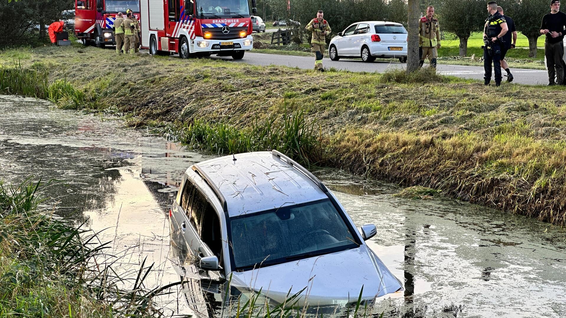 • De auto langs de Geer in Nieuwland.