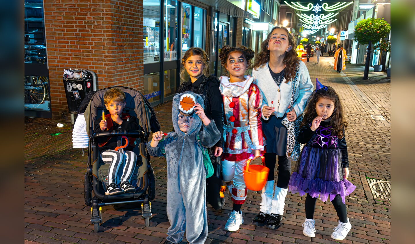 Spooktaculaire  halloween lichtjesroute in de binnenstad van Leerdam