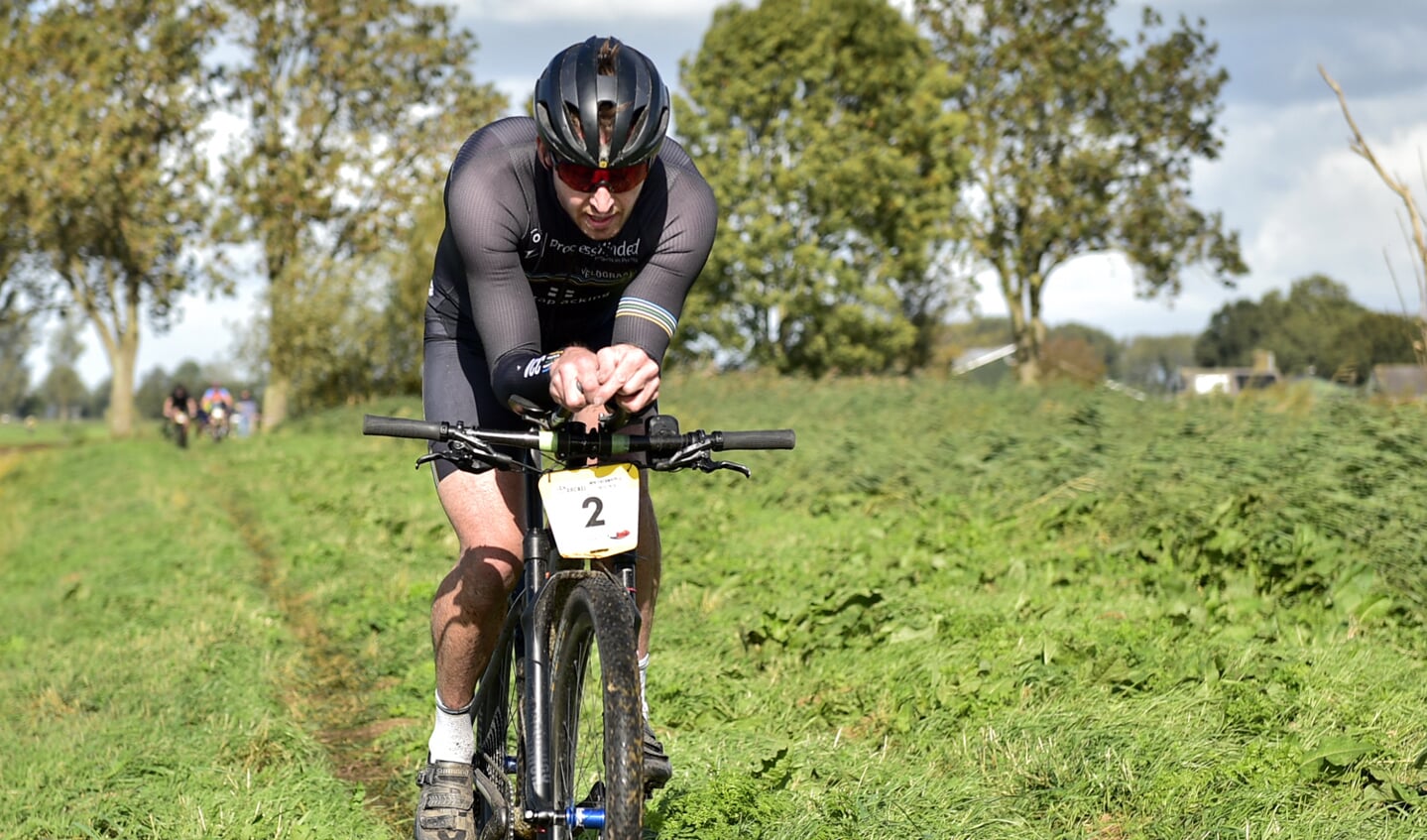 • Openingstijdrit wintercompetitie RC Jan van Arckel.