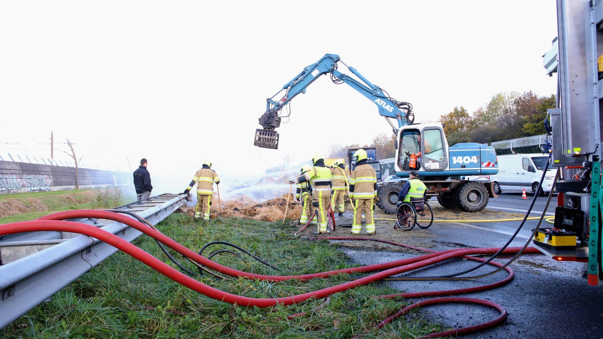 • De brand zorgde voor chaos op de A5 bij Tiel.