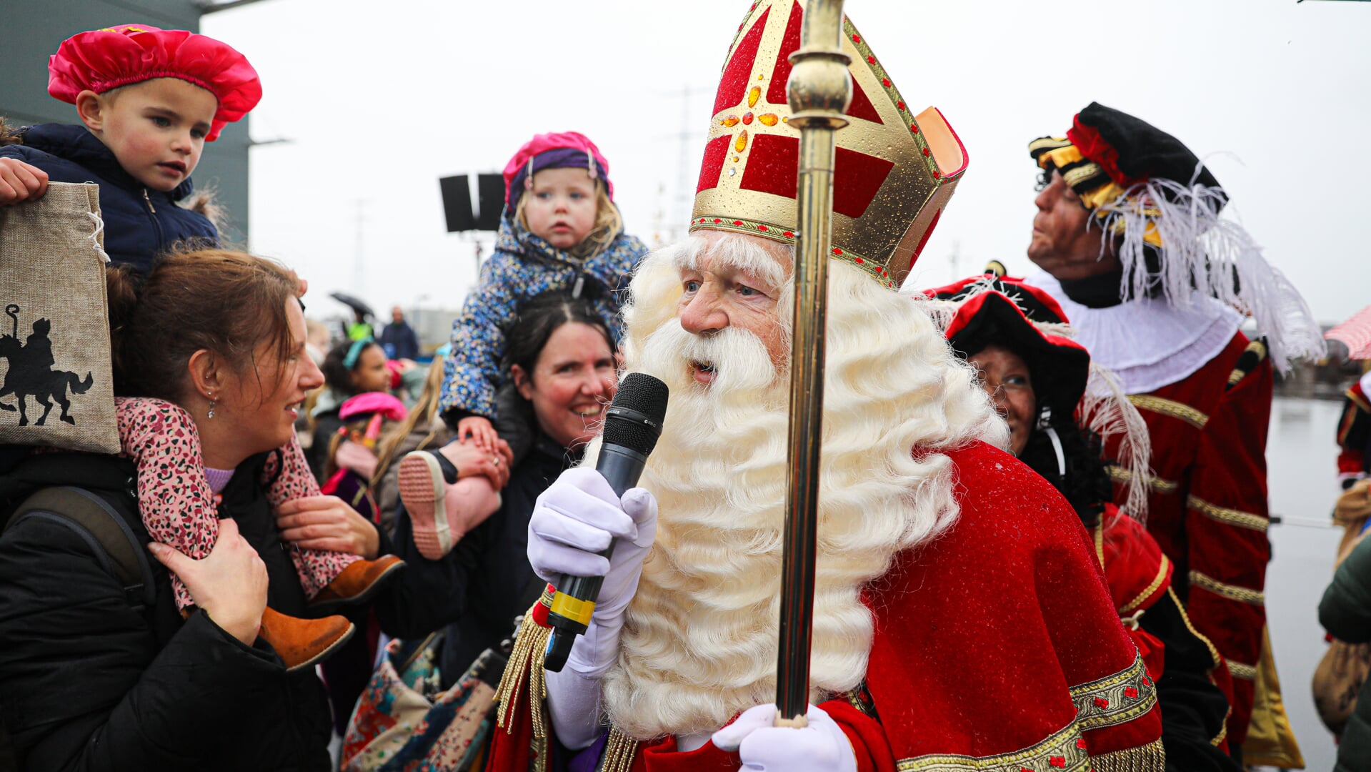 • Sinterklaas was er in Nieuw-Lekkerland vroeg bij.