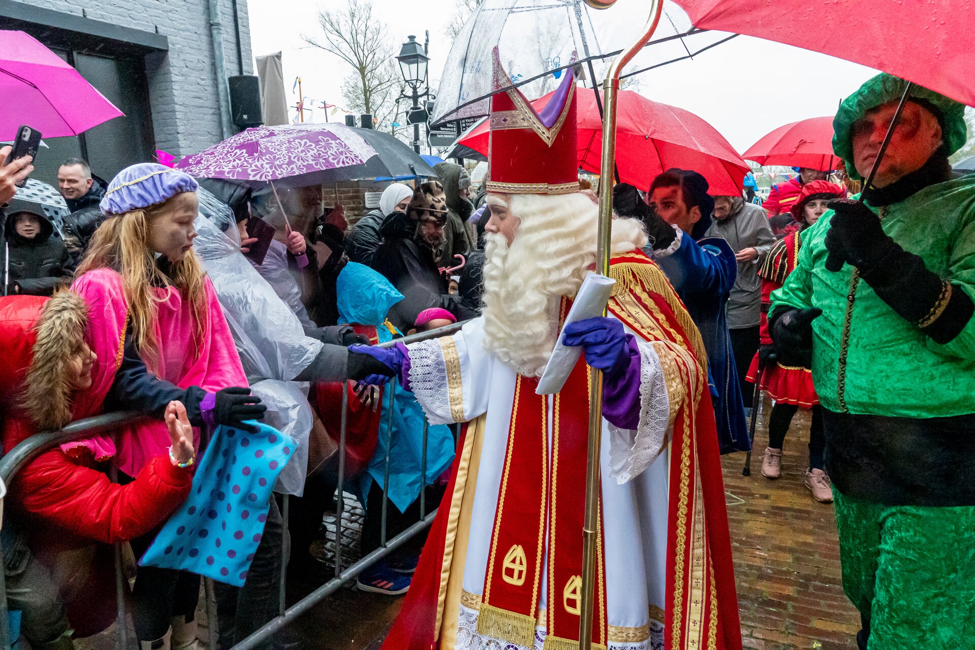 • Aankomst Sinterklaas in Leerdam
