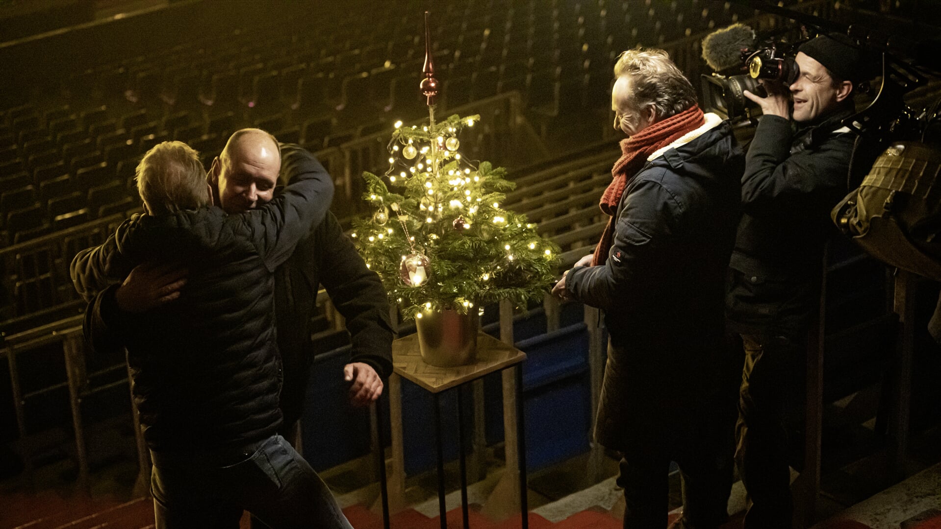 • Martin bedankte André tijdens een tv-opname van Joris' kerstboom.