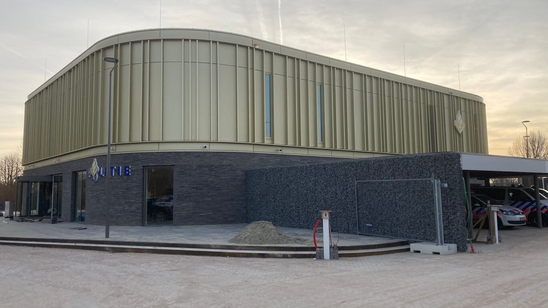 • Het nieuwe politiebureau aan de Burgemeester Keijzereweg 26 in Papendrecht.