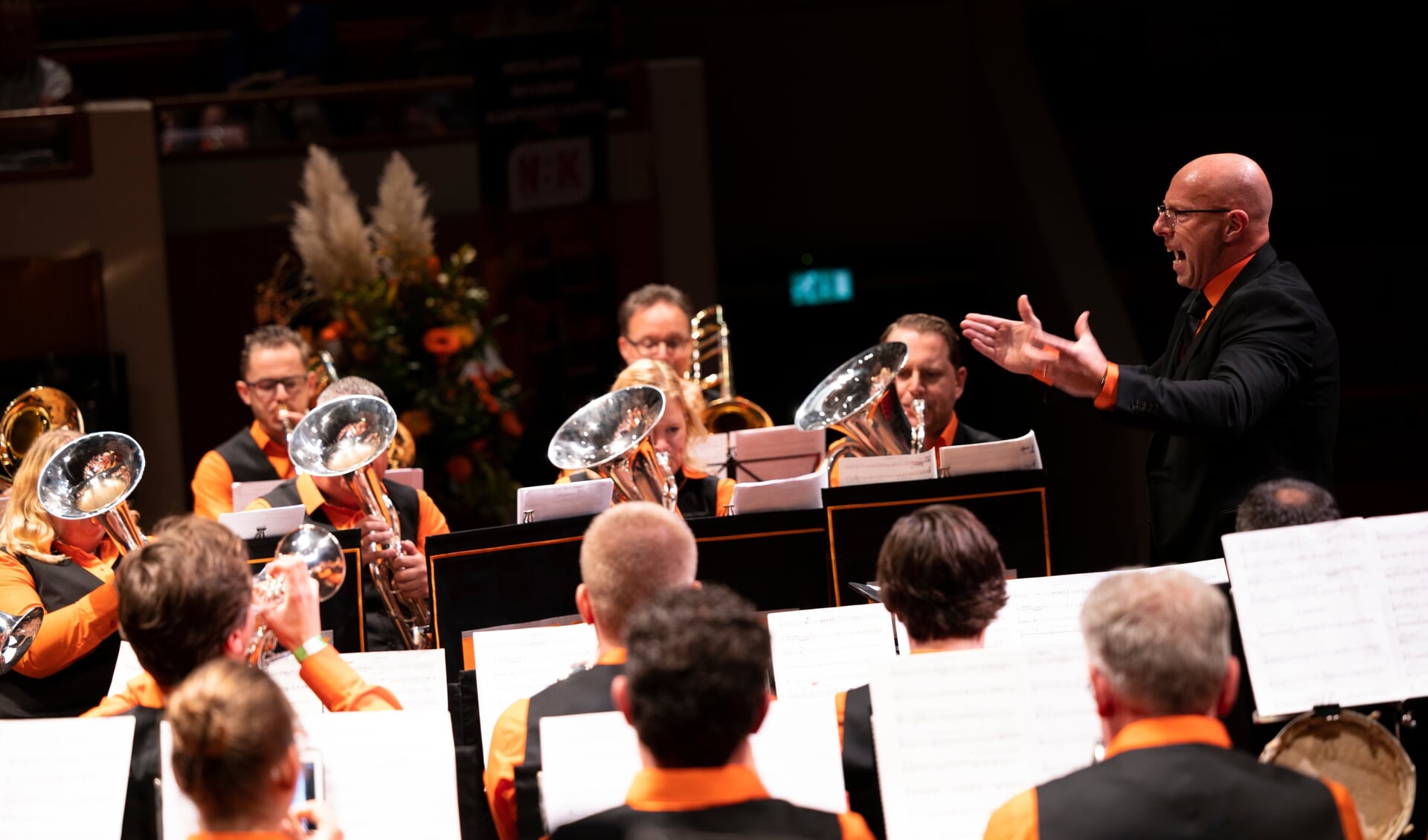 • BBS-B met haar nieuwe dirigent Joop Nijholt.