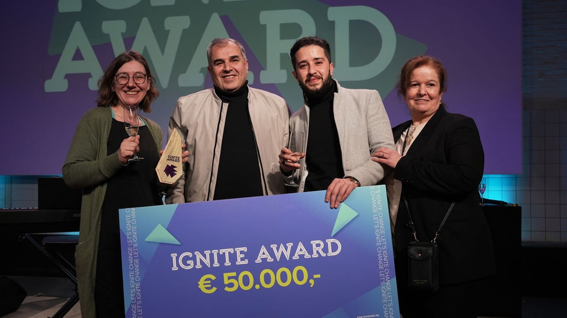 • Sharvan Tmer en Wendy van Pamelen winnen de IGNITE Award.