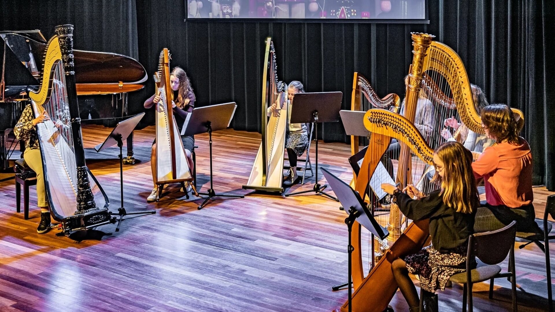 • Leerlingen van Sabine Meijers gaven een voorproefje tijdens het Midwinterconcert van Muziekschool Krimpen