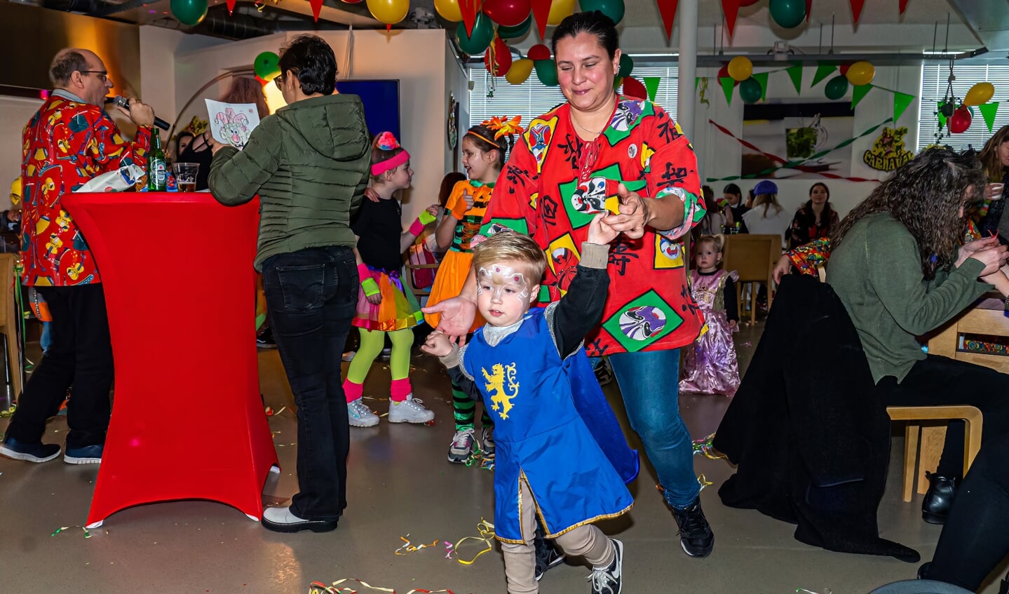 Familie Carnaval in Buurtplein Galecop