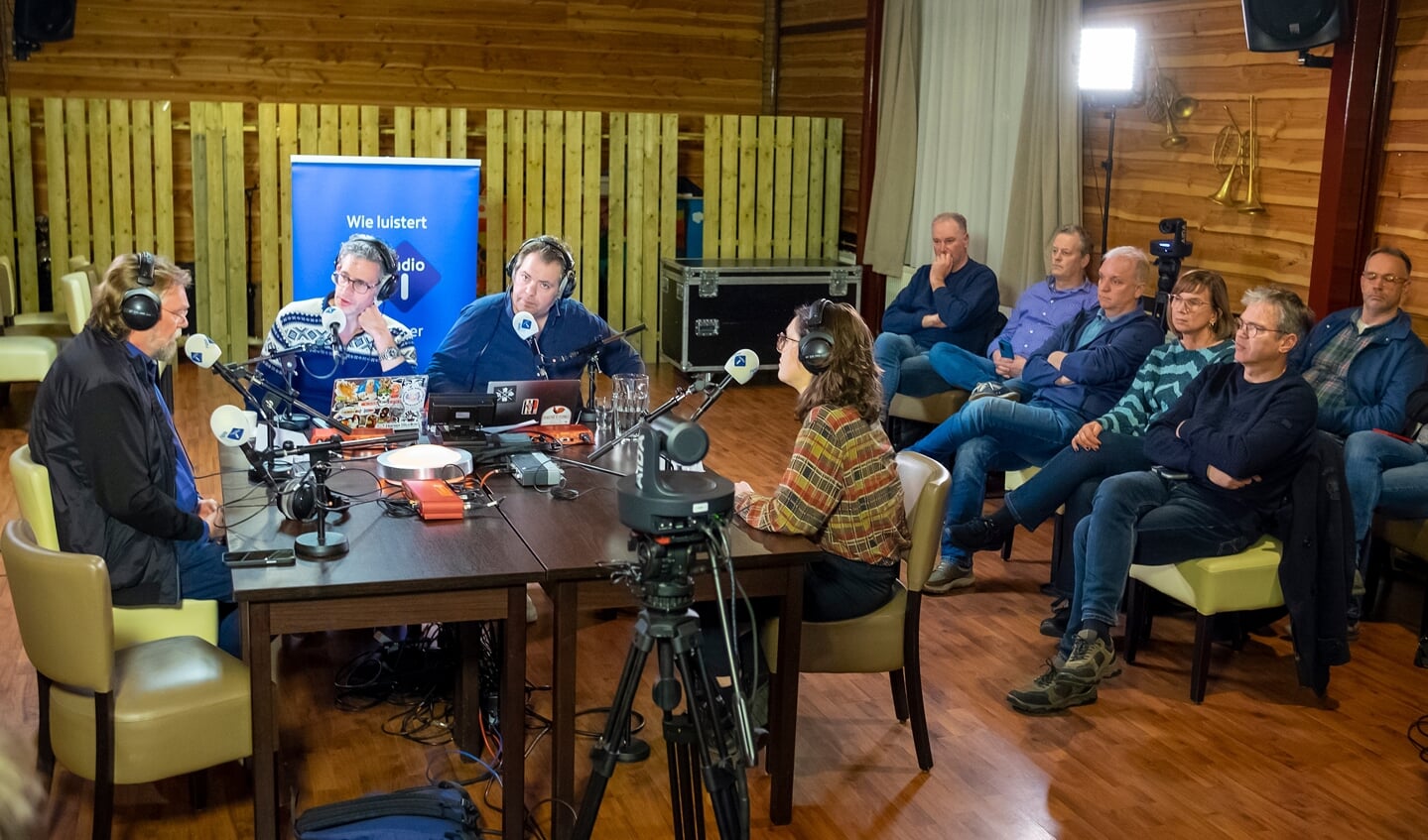 • Dijkstra & Evenblij ter Plekke live vanuit sportcafé De Bakwetering.