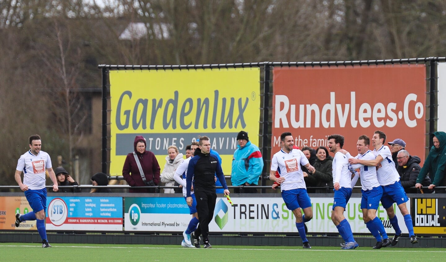 • SV Meerkerk - Ameide (3-2).