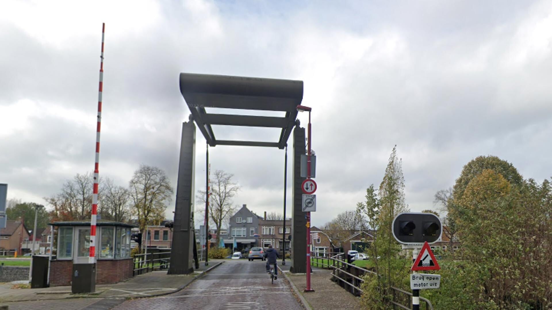 • De Wilhelminabrug in Vreeswijk wordt tijdelijk afgesloten voor alle verkeer.
