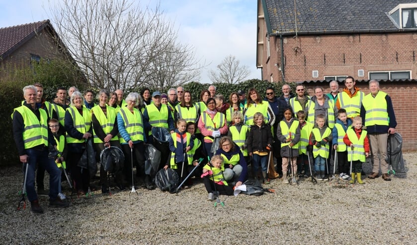 Vijftig deelnemers bij opschoondag van de Lekprikkers in Ameide