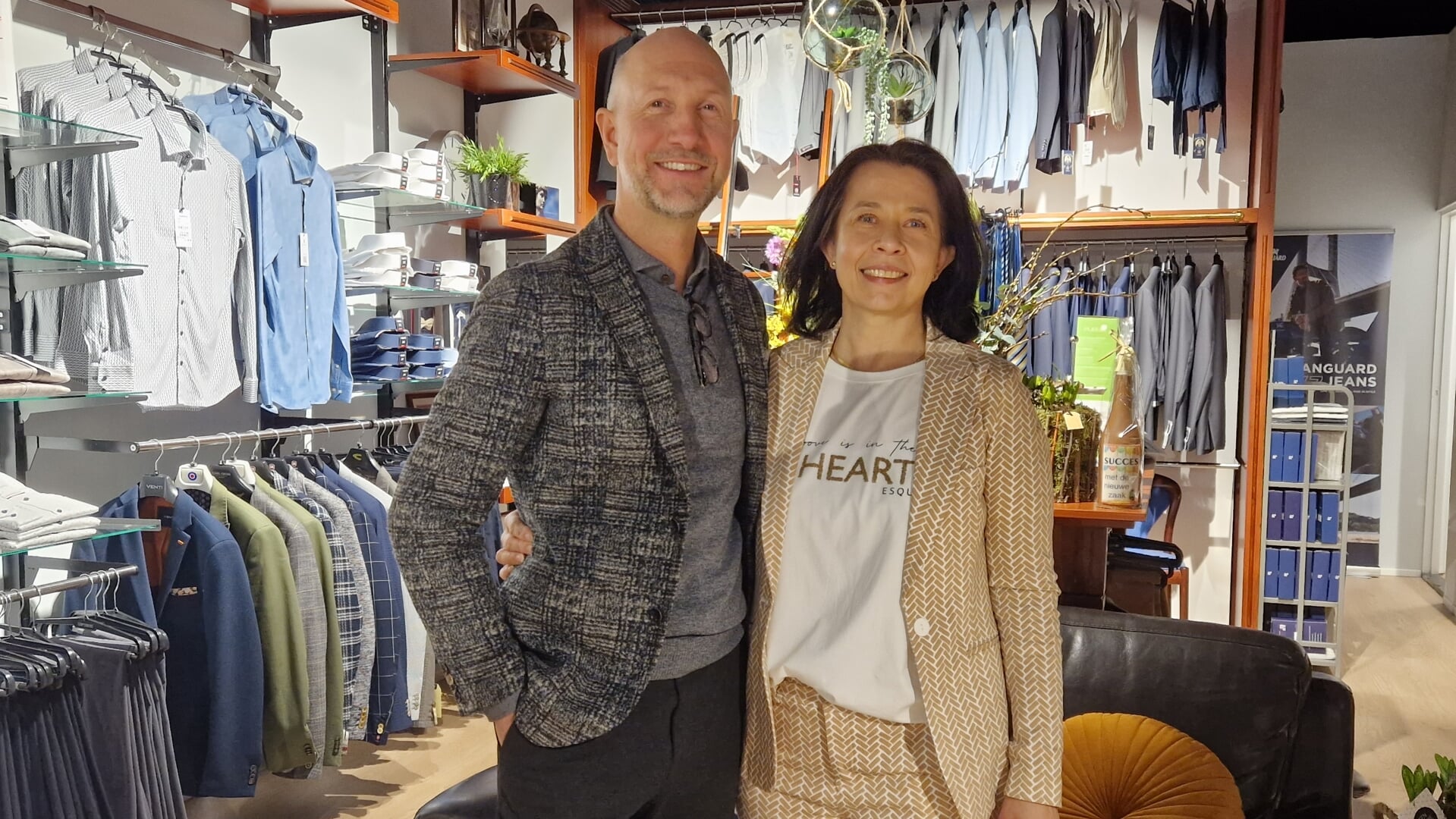 • Allard en Anita Scholte in hun nieuwe modewinkel.