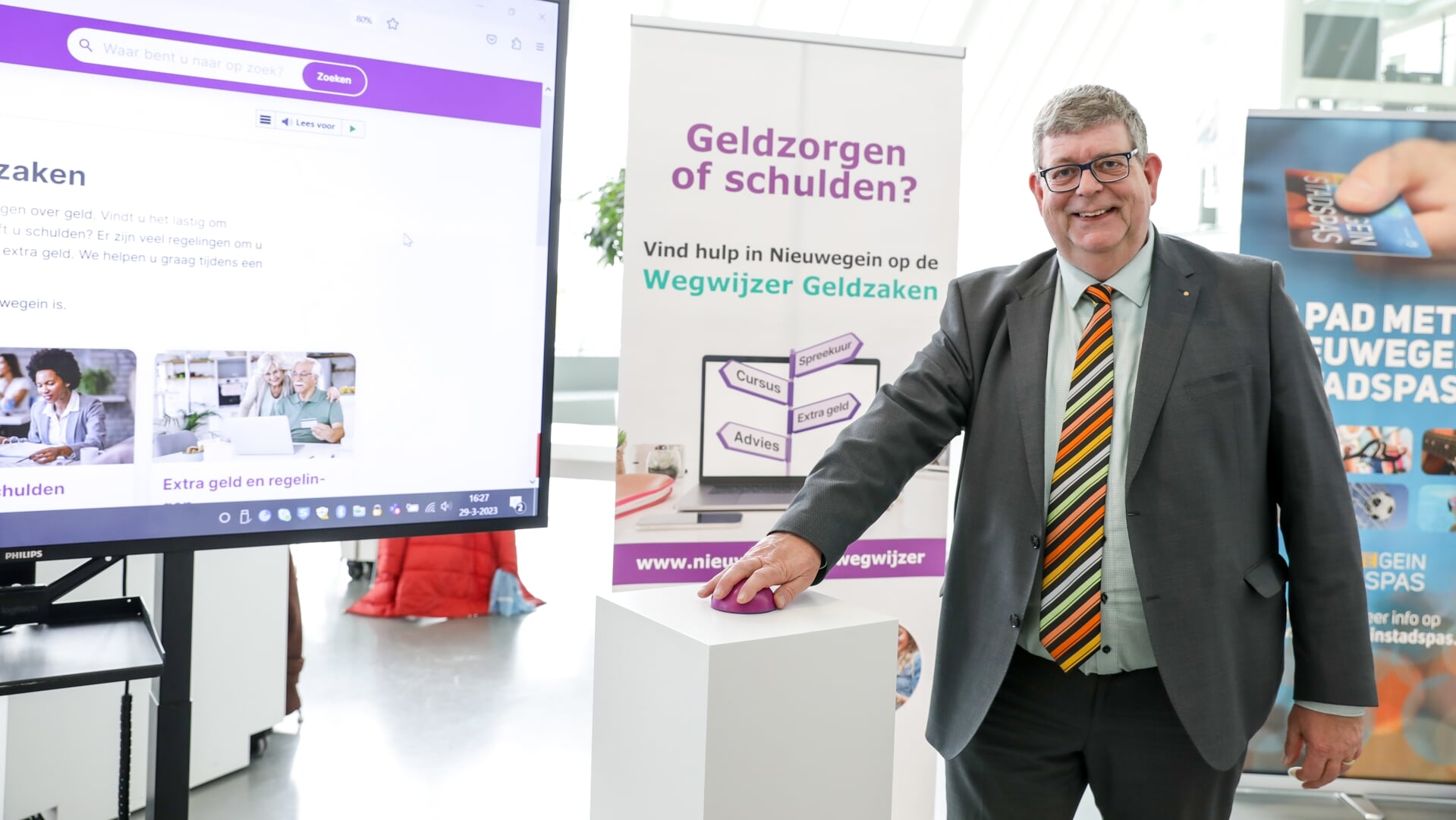 • Wethouder Guido Bamberg lanceert 'Wegwijzer Geldzaken' in Nieuwegein.