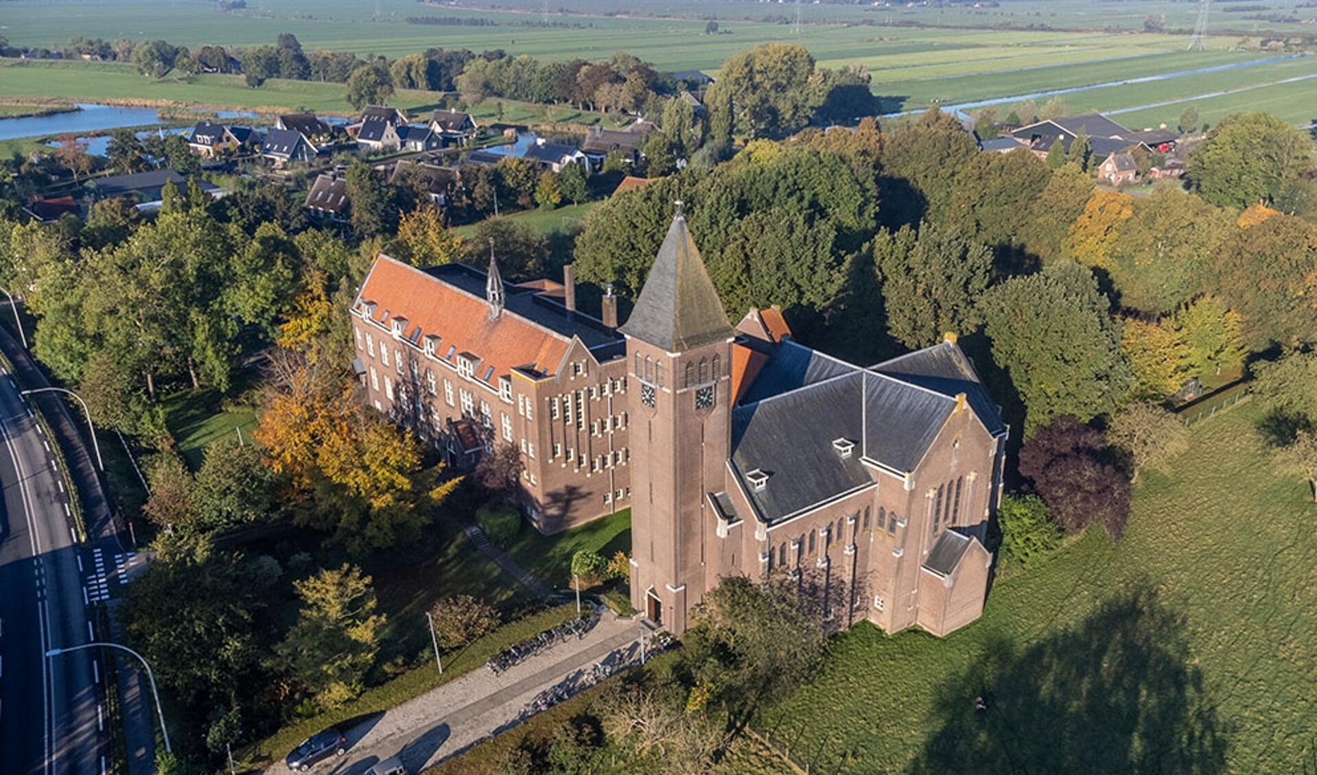 • Het voormalige klooster in Haastrecht.