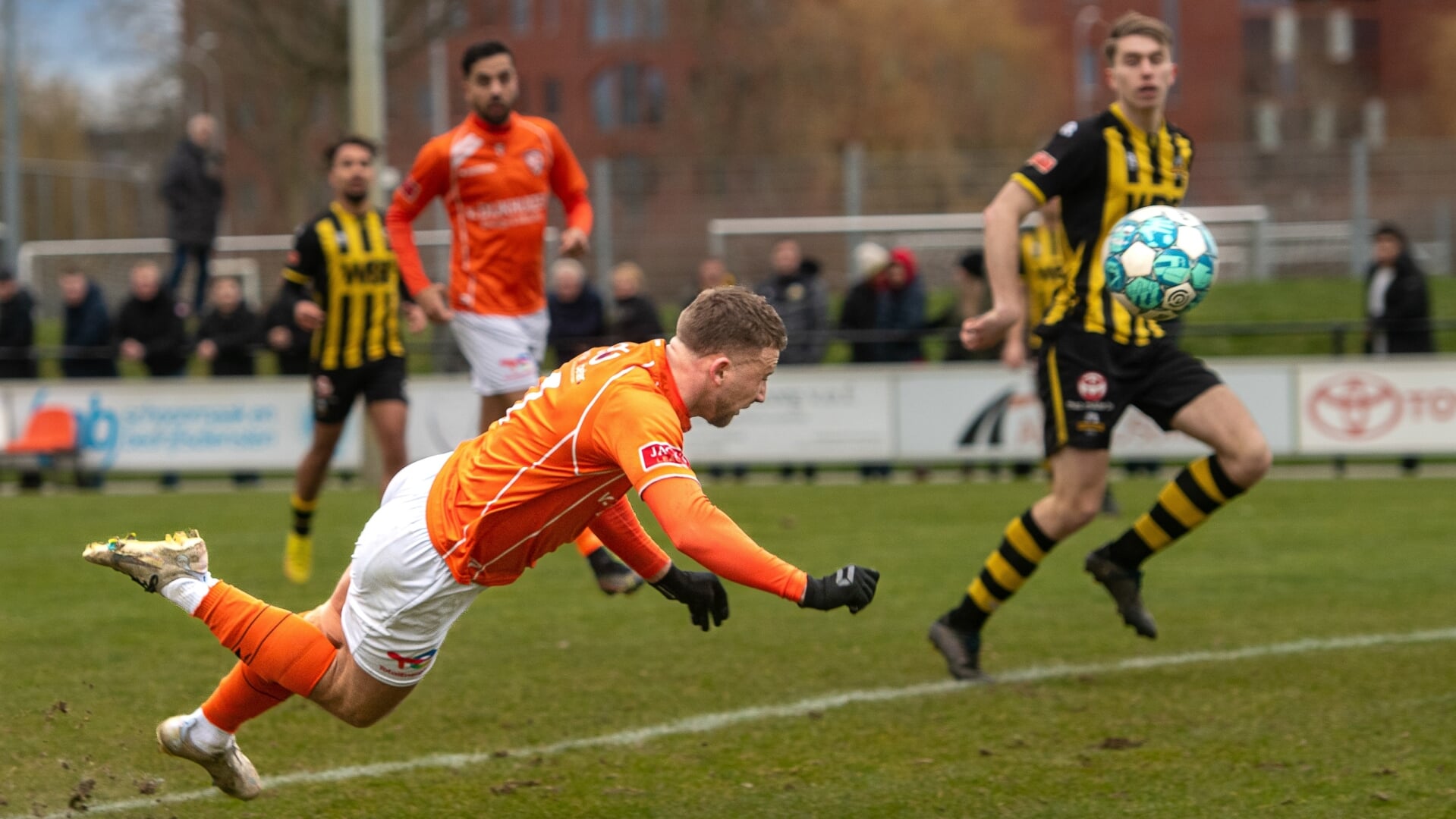 • TEC verloor zaterdag, onlangs een prima eerste helft, met 0-1 van Rijnsburgse Boys. 