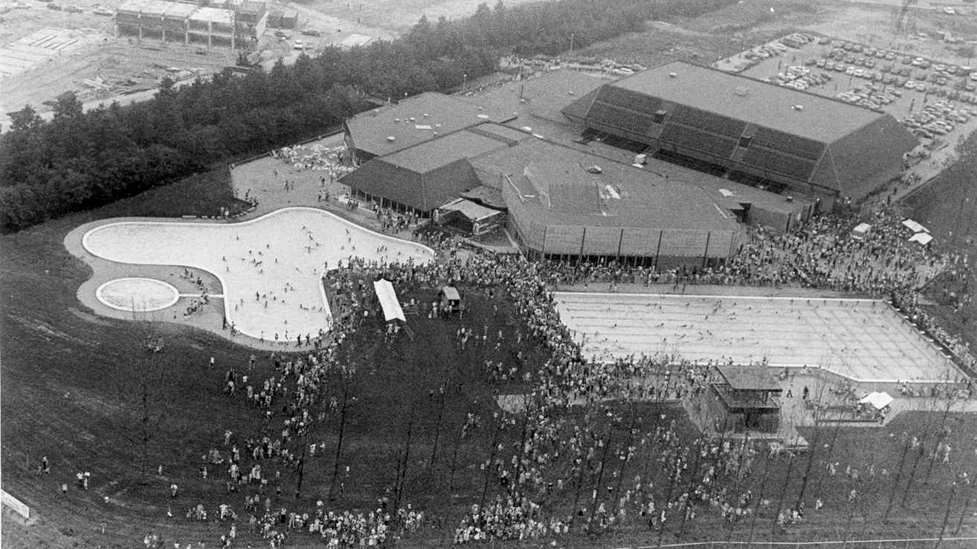 • De opening Sportcomplex Merwestein in 1980