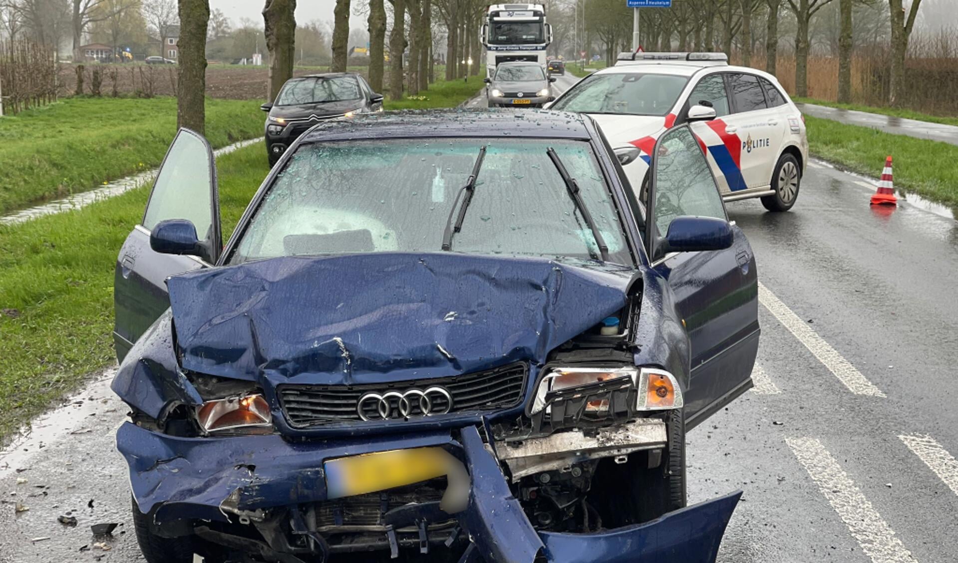 • Eén van de drie betrokken auto's. 