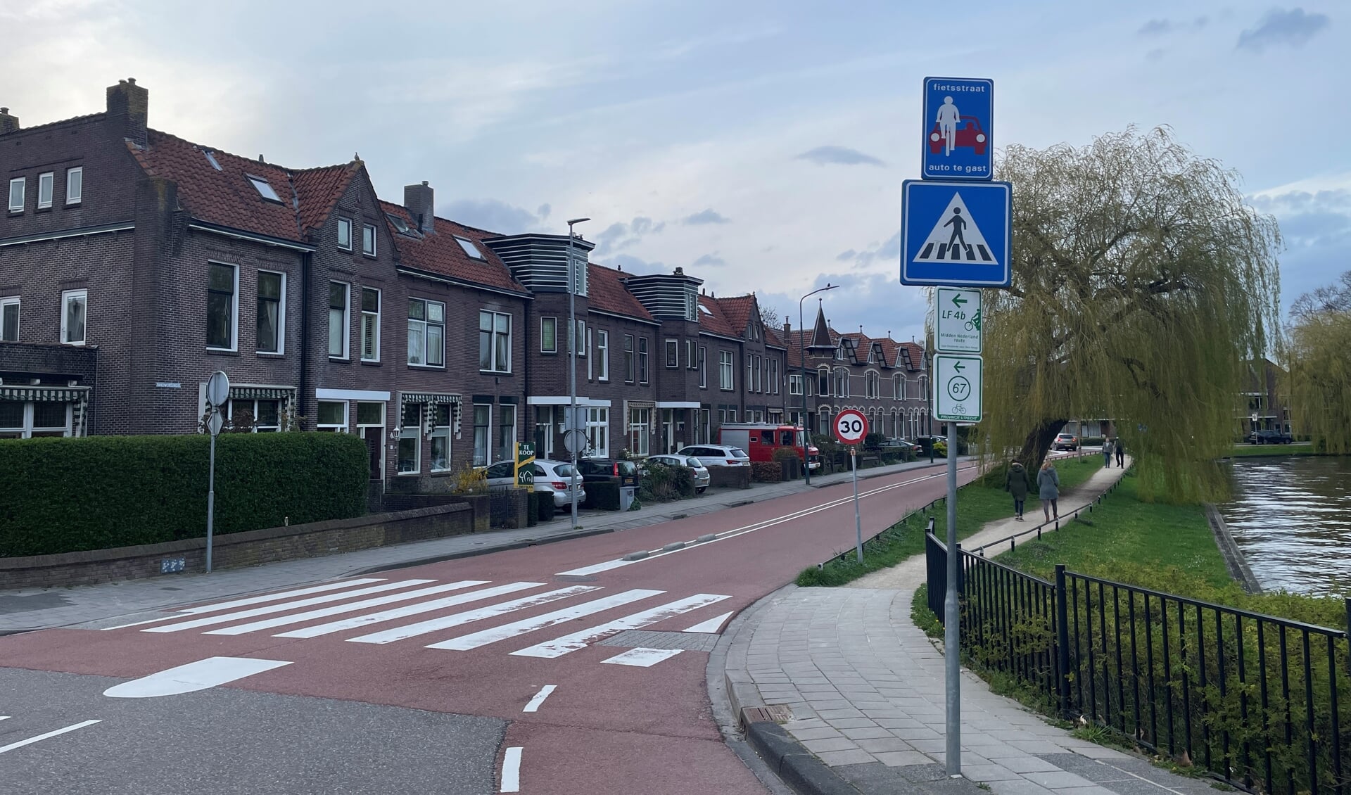 • De Zandwijksingel is één van de fietsstraten in Woerden.