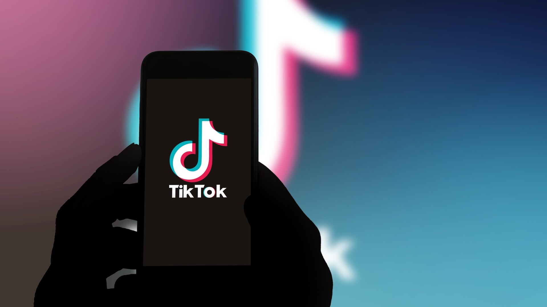 Gemeente Altena Verbiedt Tiktok Vanwege Veiligheidsrisico’s 