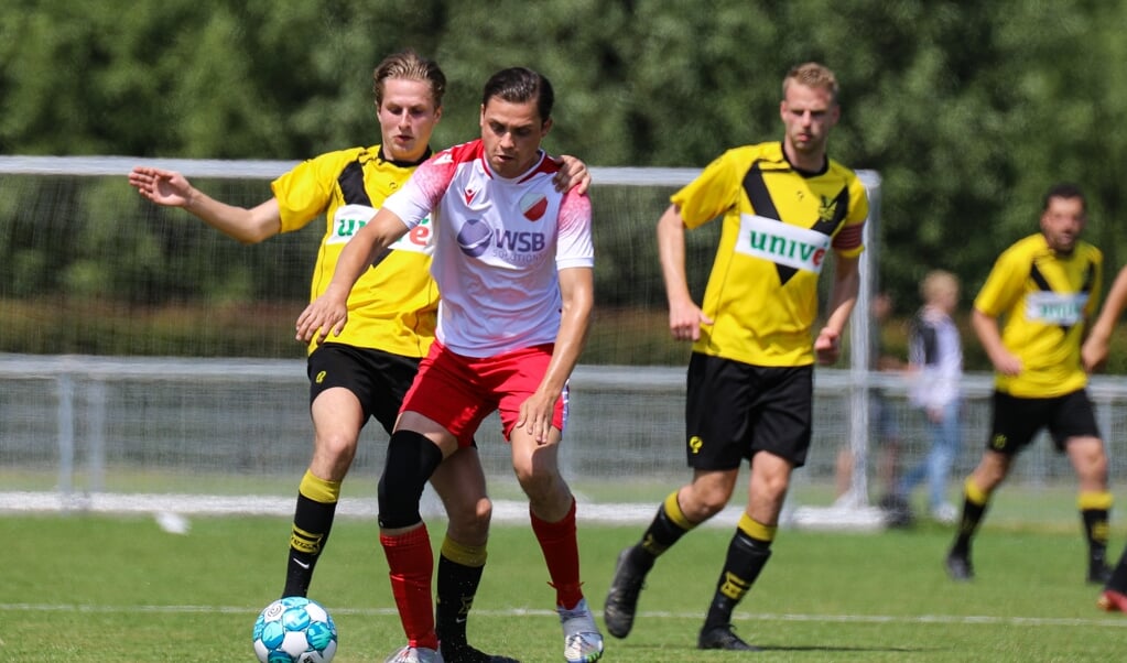 • Hardinxveld - SV Meerkerk (0-2).