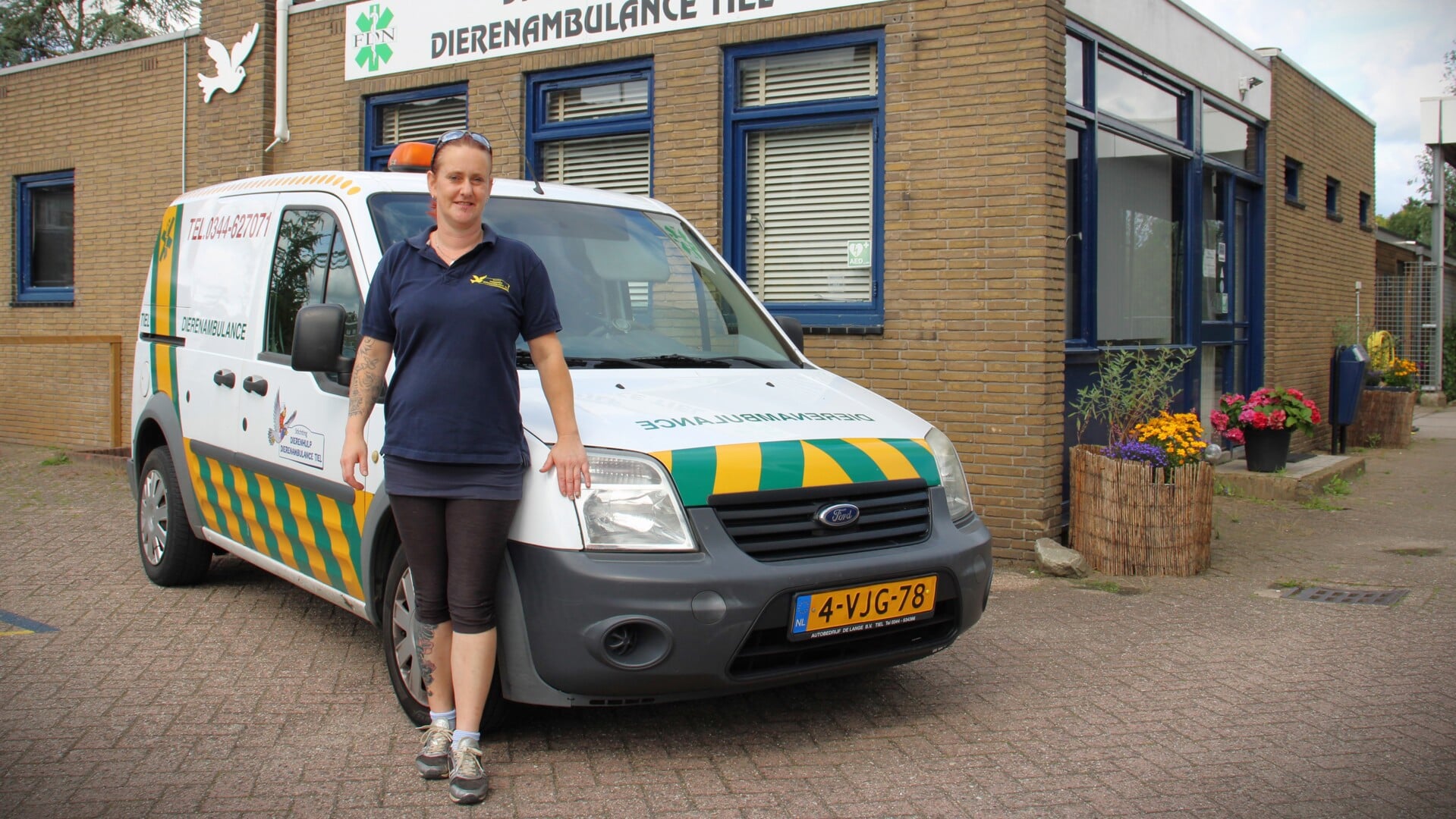 • Ambulancechauffeur Esther Wansing is één van de enthousiaste vrijwilligers.