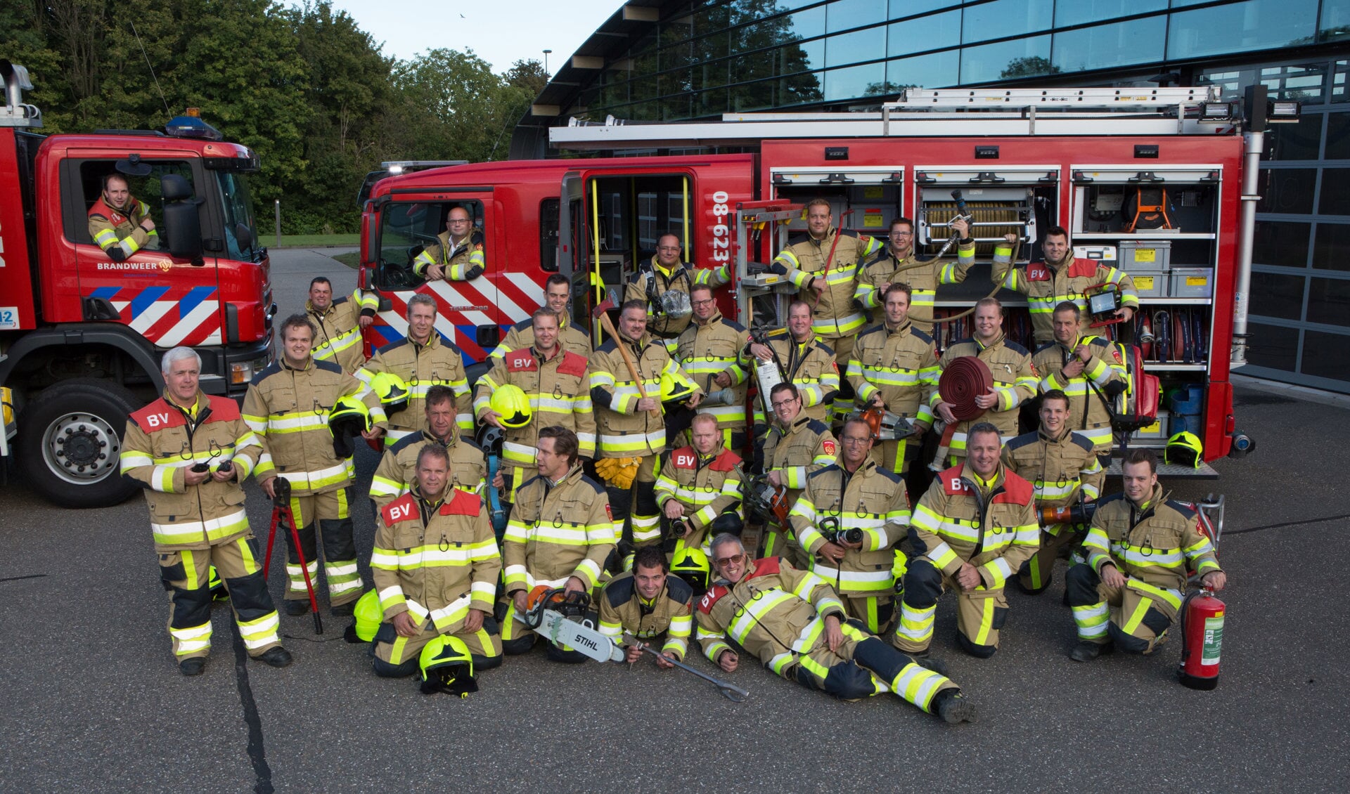 • De spuitgasten van het Geldermalsense brandweerteam halen komende zaterdag alles uit de kast - en uit de brandweerauto's -  voor de open dag.