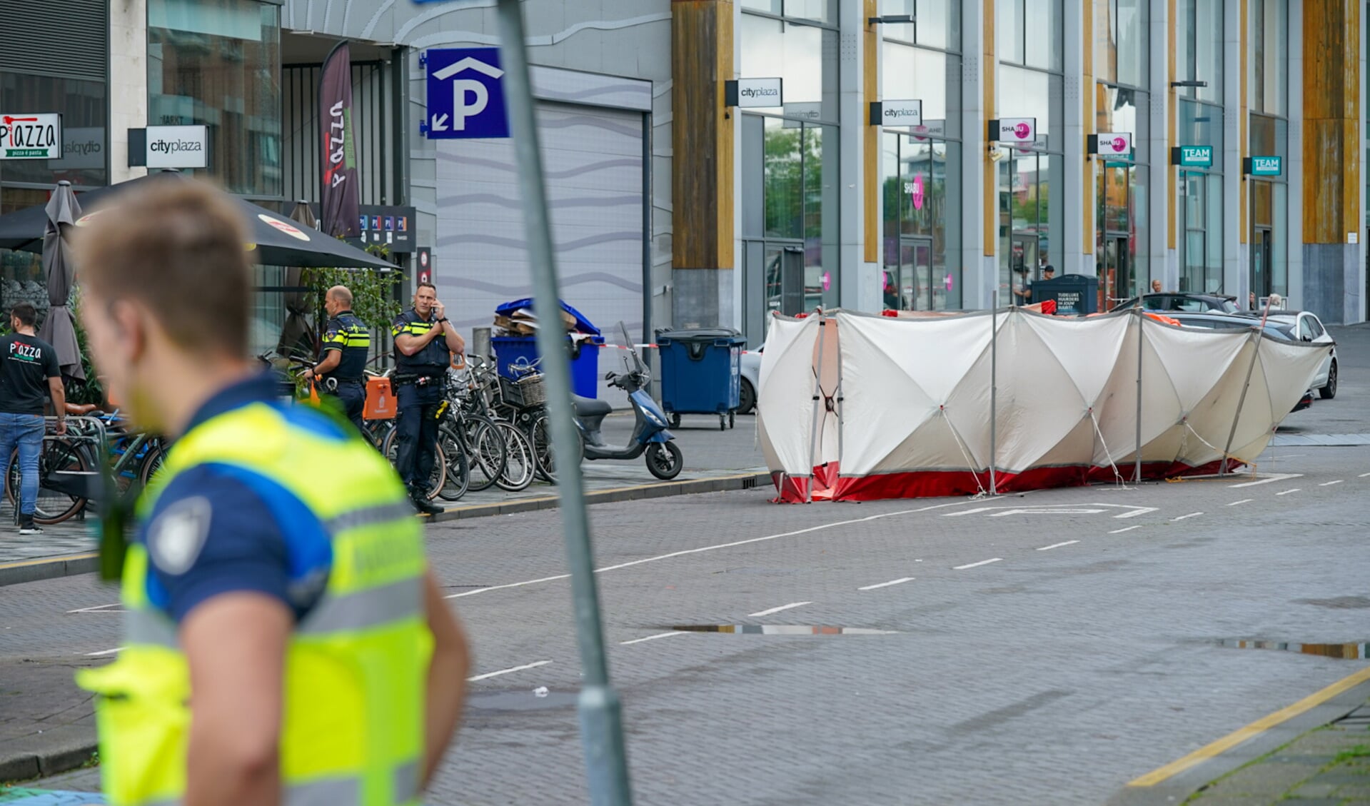 • Persoon overleden na ongeval bij City Plaza in Nieuwegein.