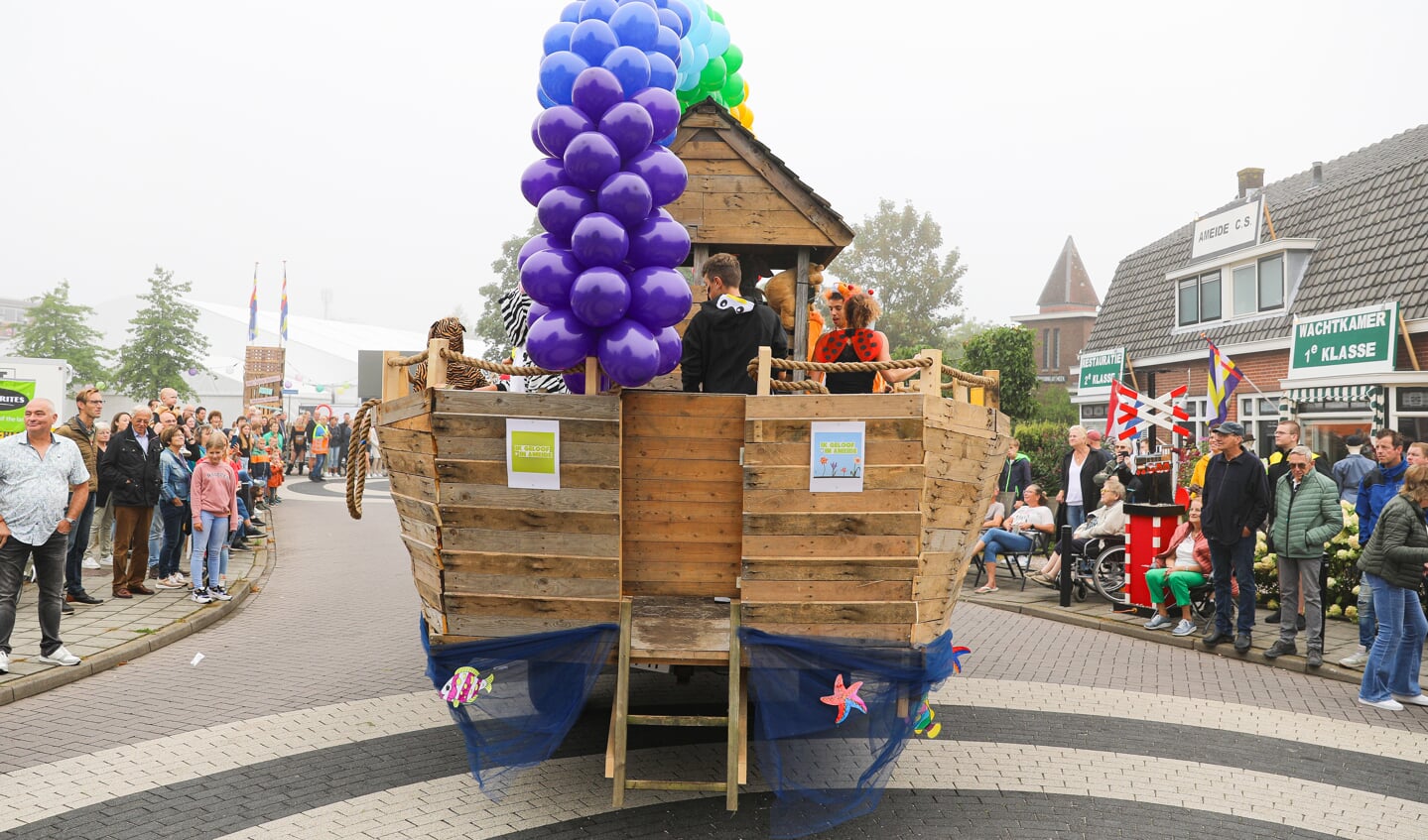 • Allegorische optocht Ameide Lichtstad 2023.