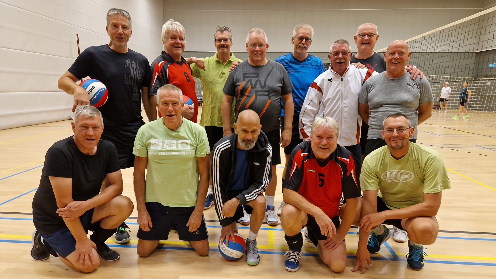 • Het heren recreanten-veteranenteam van Volley Lek & IJssel
