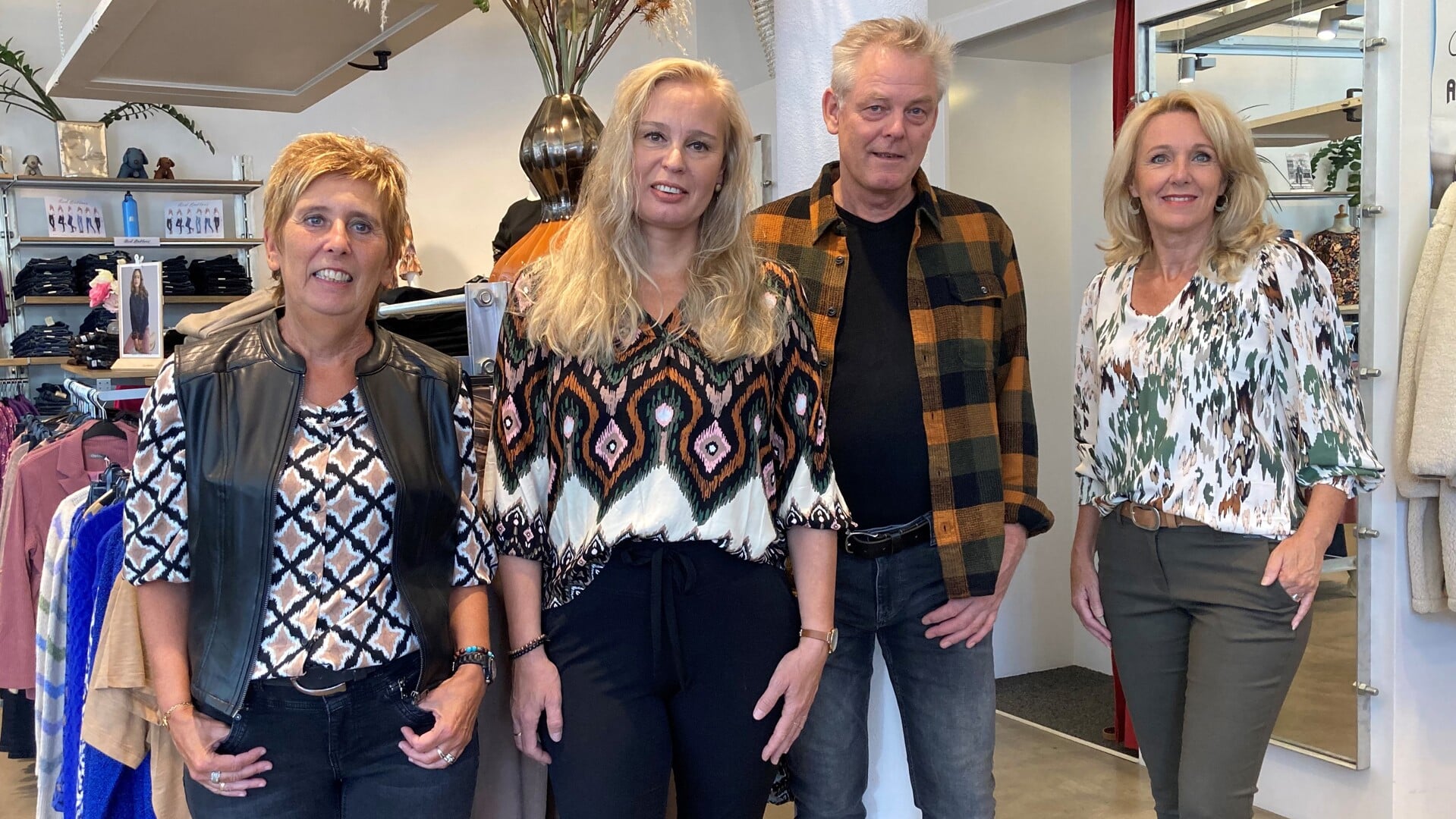 • Het verkoopteam, met v.l.n.r. Hetty, Jolanda, Dick en Annelies.
