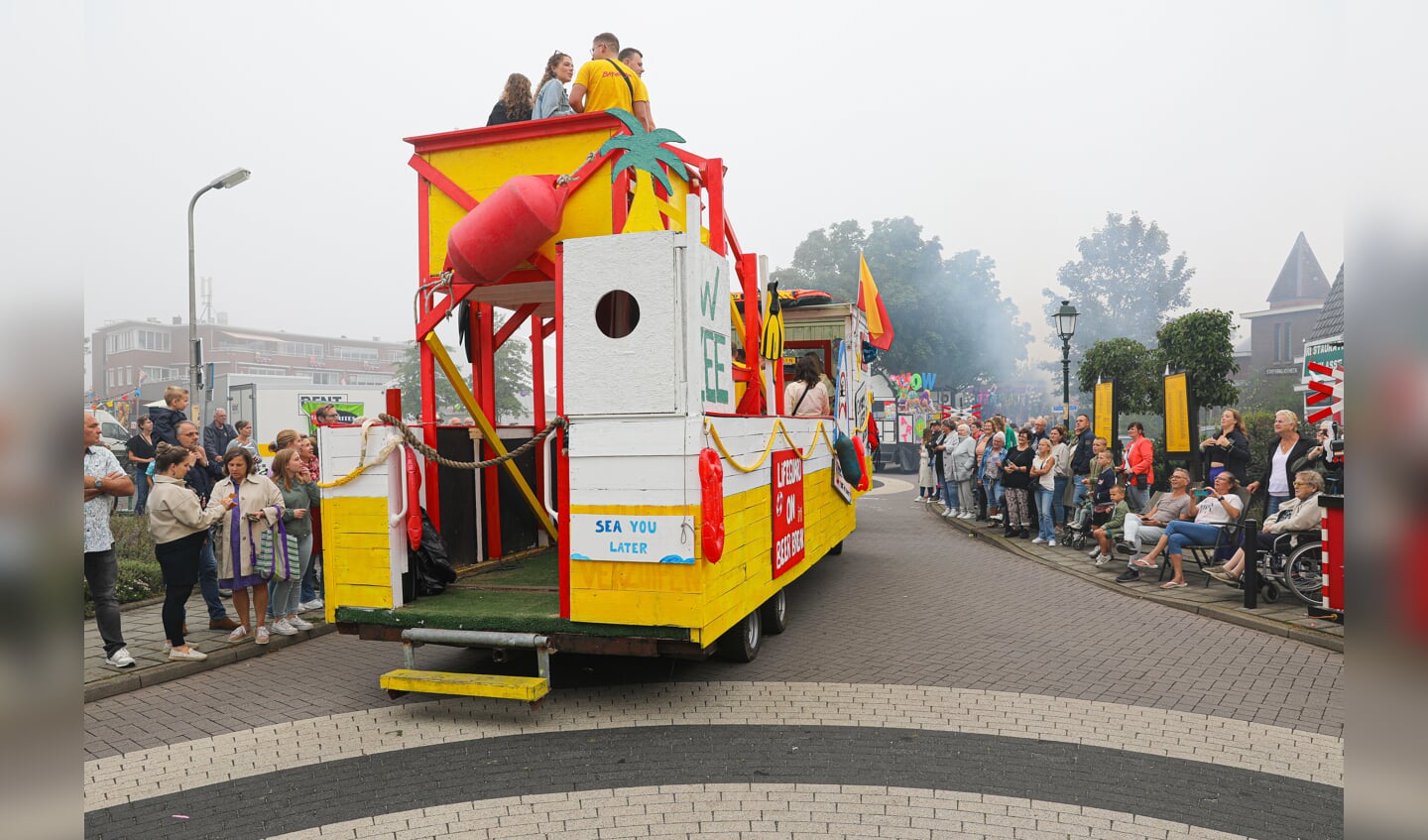 • Allegorische optocht Ameide Lichtstad 2023.