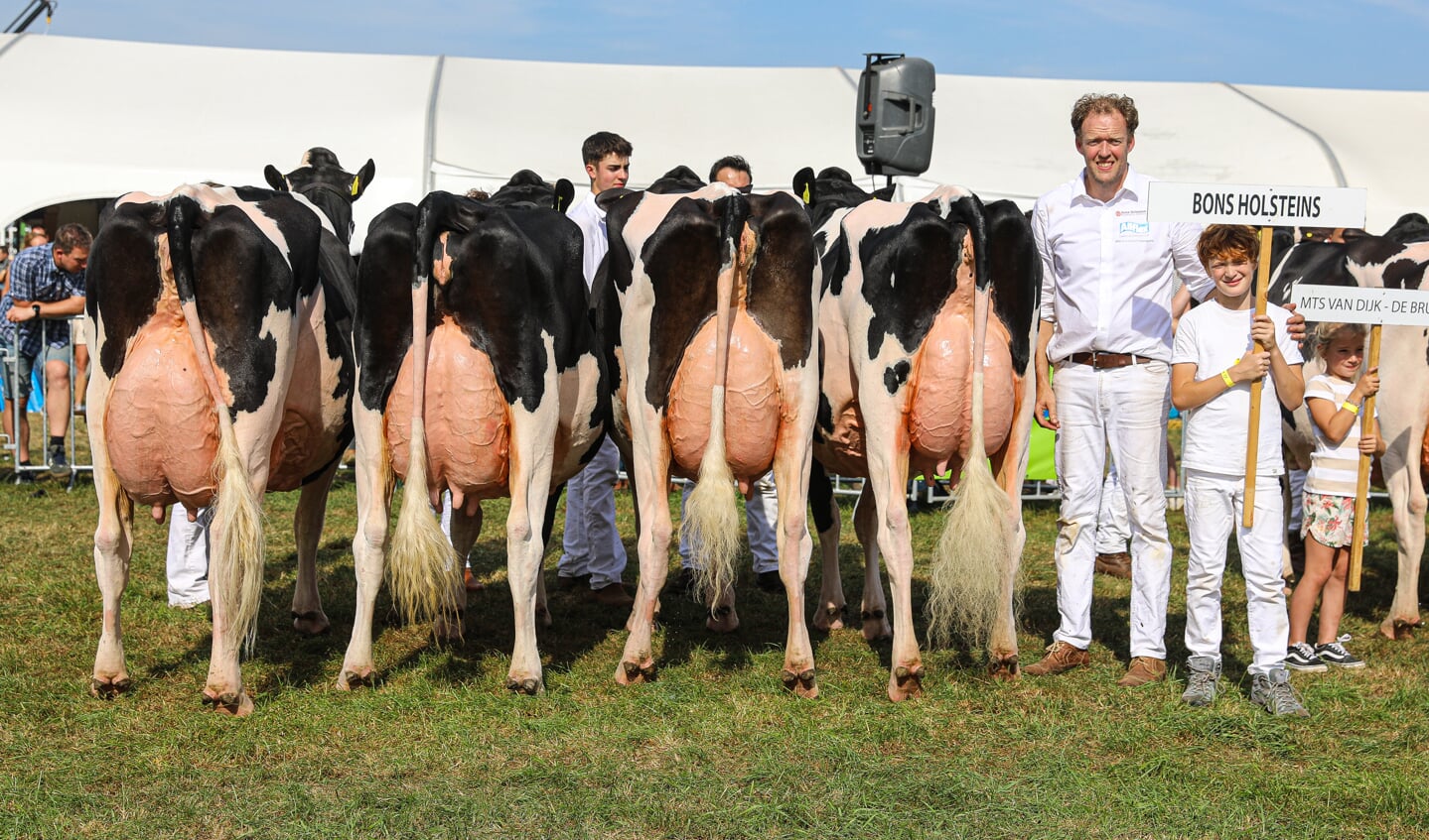 • De winnende bedrijfsgroep van Bons Holsteins.