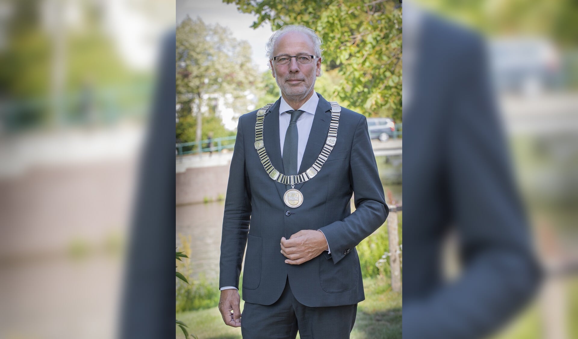 • Burgemeester Victor Molkenboer van Woerden.