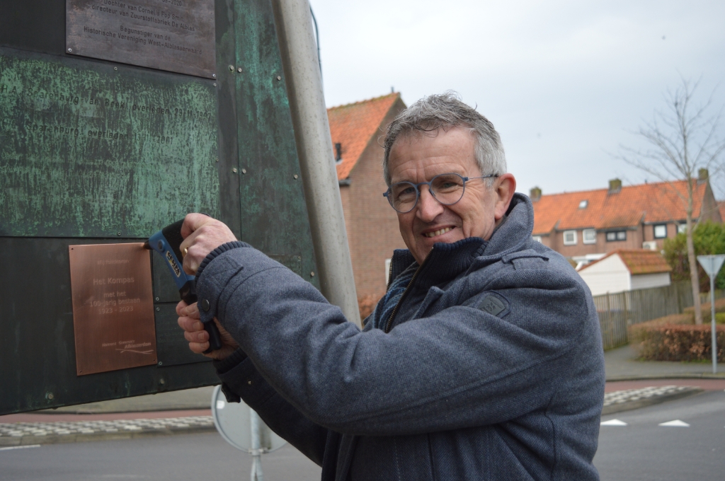 Dubbel Feest Bij De Vier Windstreken In Alblasserdam 100e Plaquette Voor 100 Jarige Babe